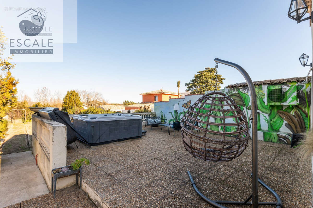 Maison à MONTBLANC