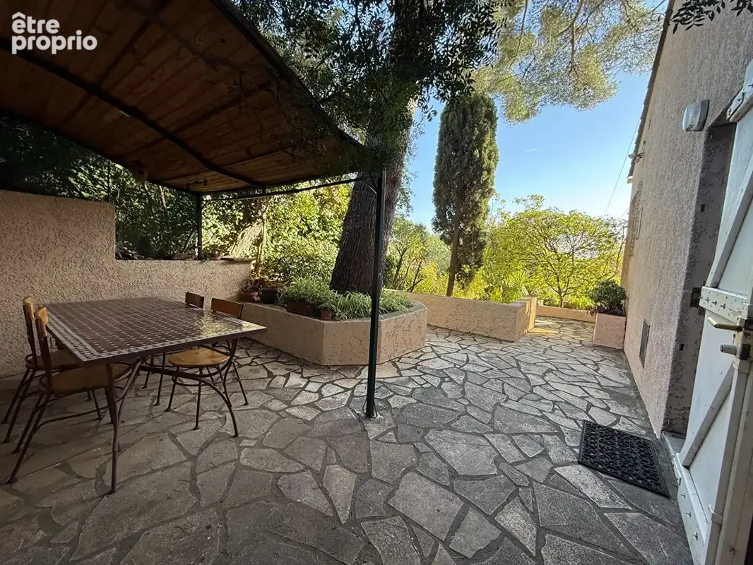 ** Bord De Mer ** Maison de 163m² avec 5 Chambres ** (83430) SAINT MANDRIER SUR MER ** - photo 3