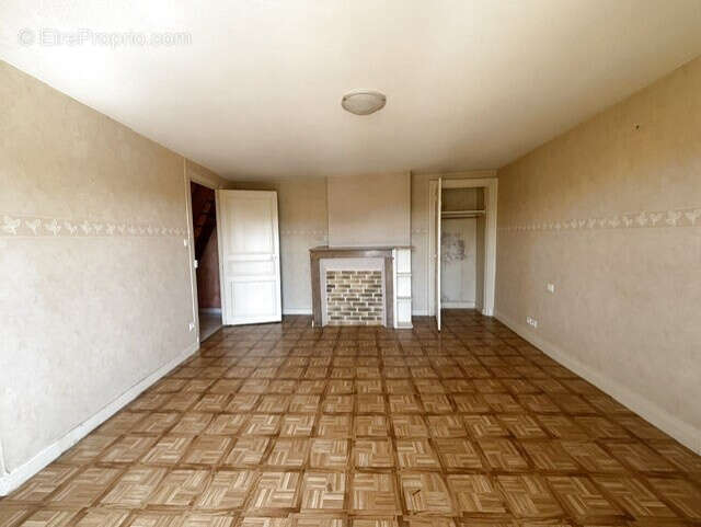 EXCLUSIVITE, AUTUN, plein centre ville, immeuble libre avec T2 en RDC, un T4, garage et cave! - photo 7