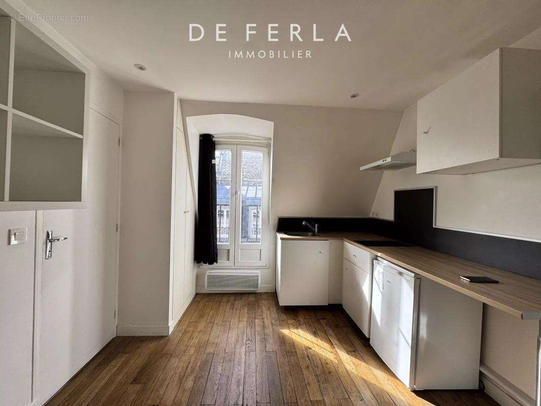 Appartement à PARIS-14E