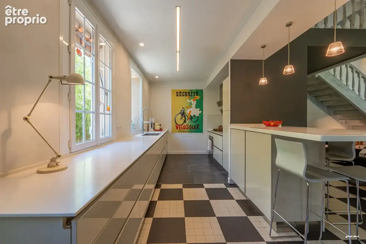 Blagnac sud - maison familiale 7 pièces - 200 m² - terrain 1 510 m² - piscine - photo 2