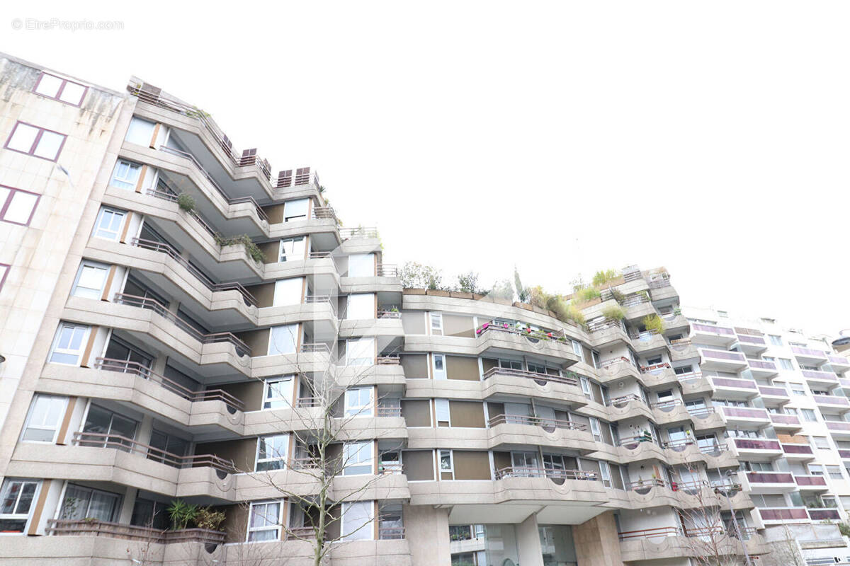 Appartement à PARIS-15E