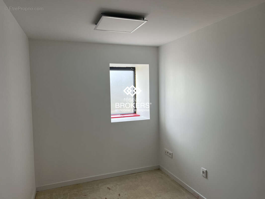 Commerce à LA VERPILLIERE