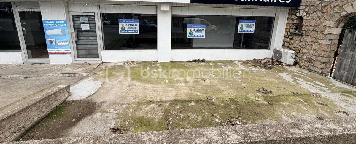 Commerce à SIX-FOURS-LES-PLAGES
