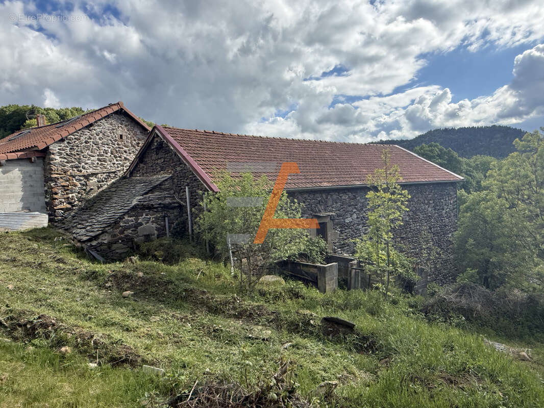 Maison à SAINT-HOSTIEN