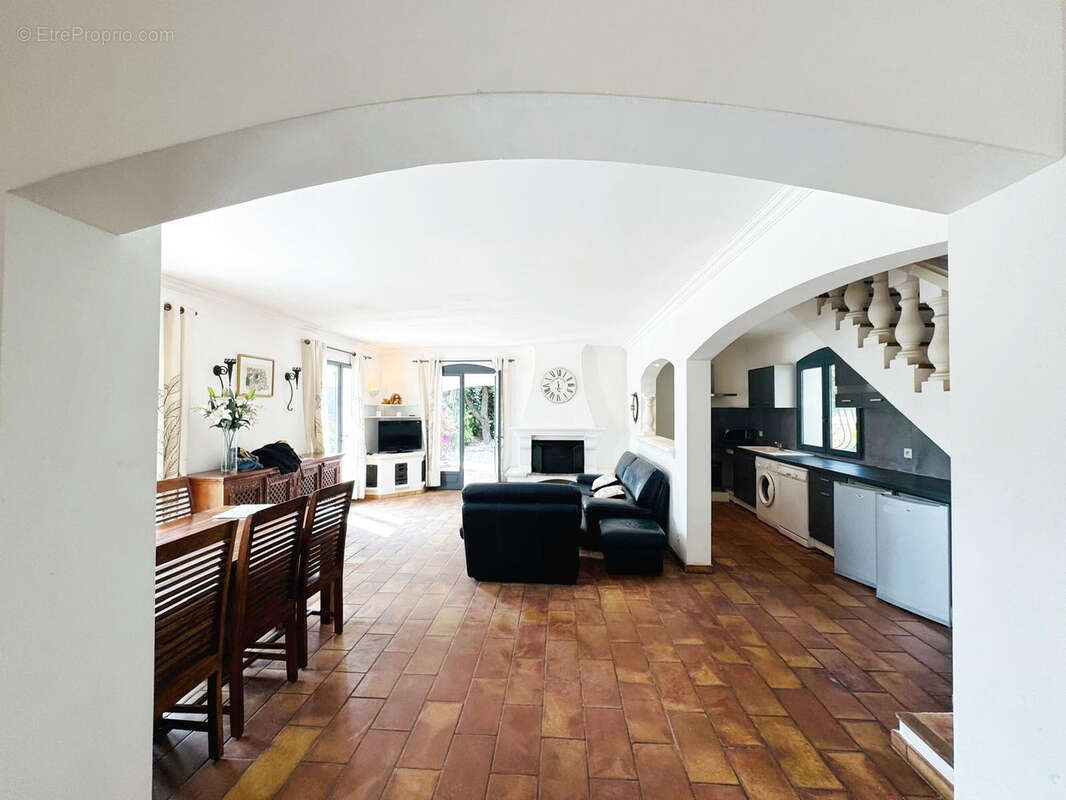 Maison à ROQUEBRUNE-SUR-ARGENS