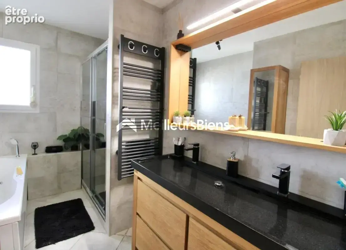 Maison de plain-pied 175 m2 avec piscine et dépendances - photo 8