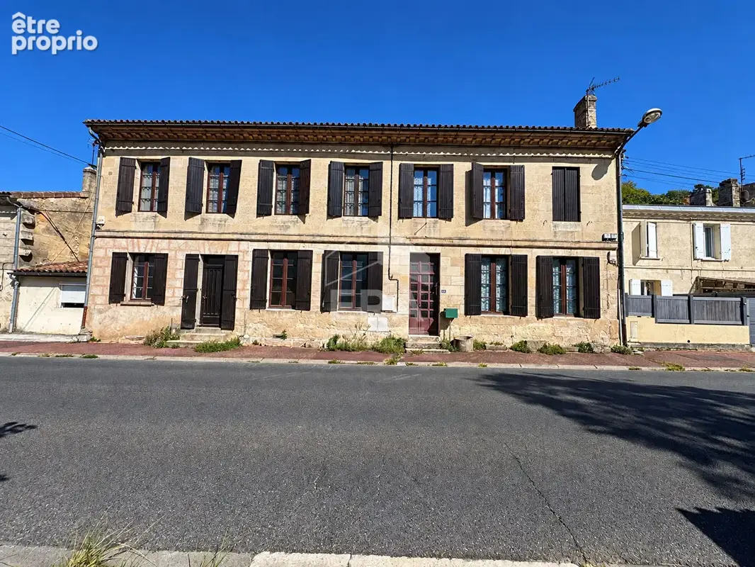 Photo Maison à Tauriac au prix de 192 000€