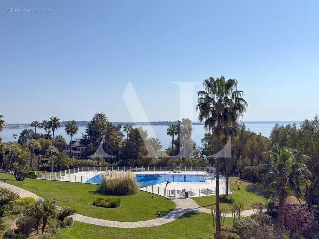 Appartement à VALLAURIS