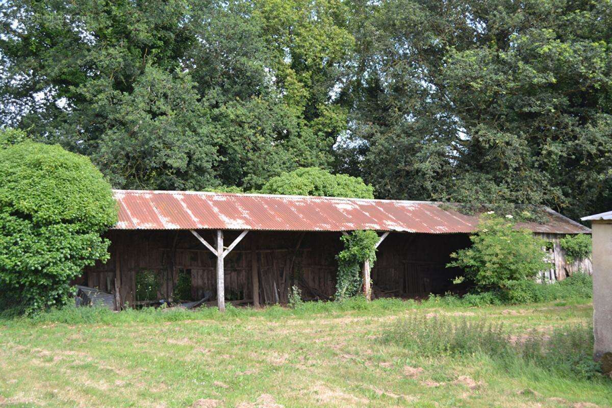 Ancienne ferme avec dépendances . fort potentiel . environnement calme - photo 14