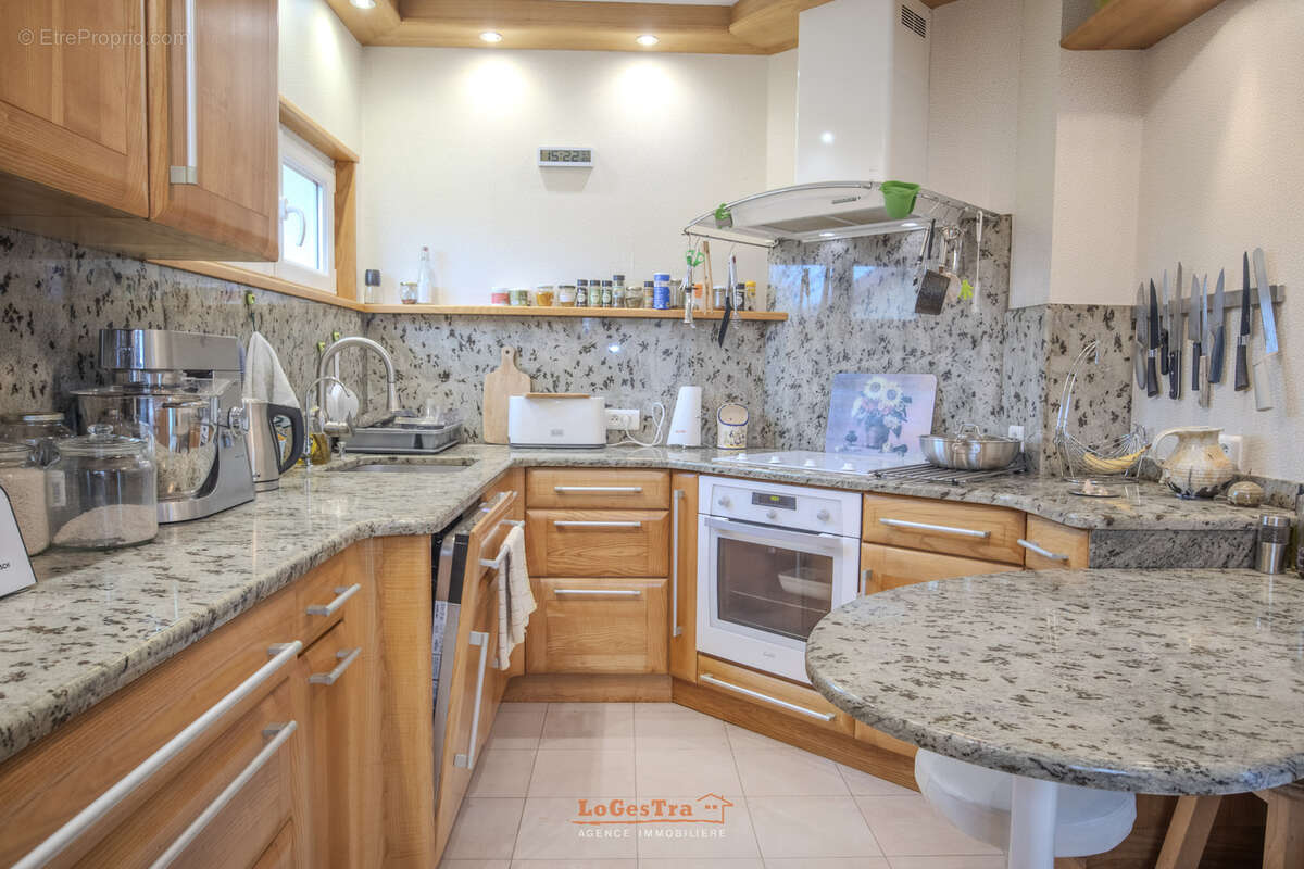 Maison à CONTREXEVILLE