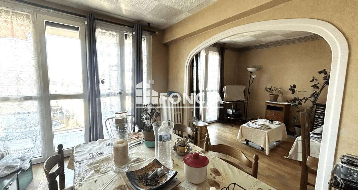 Appartement à SAINT-ETIENNE