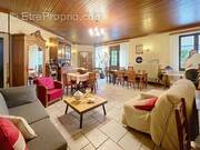 Commerce à LA ROCHETTE