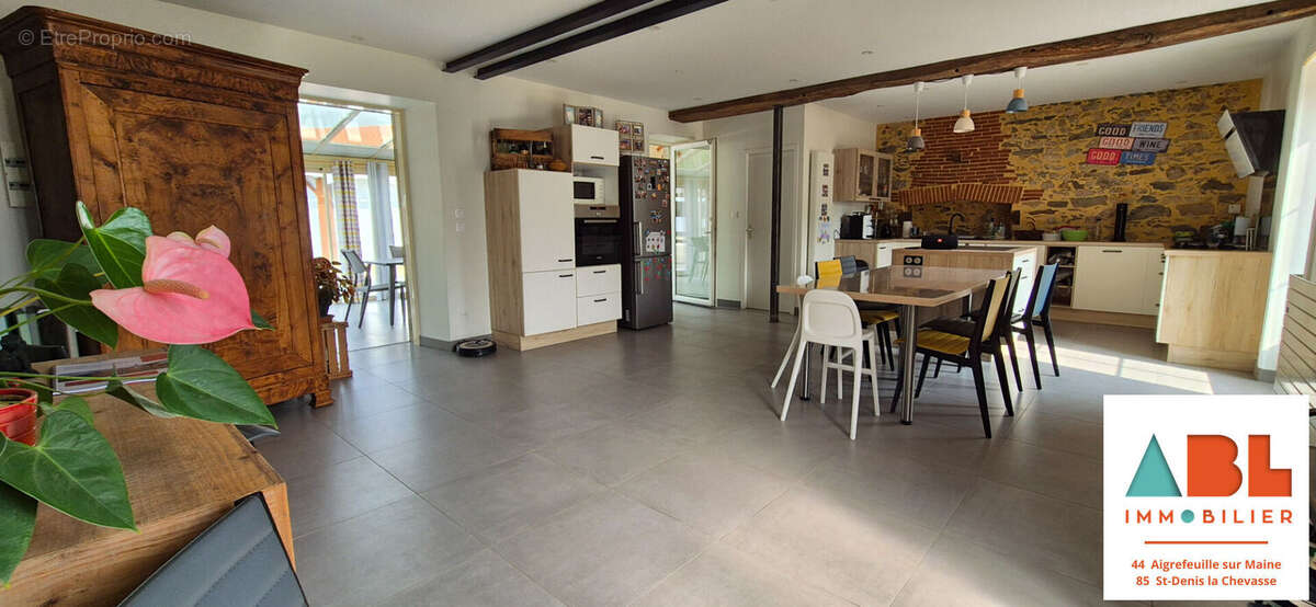 Maison à SAINT-DENIS-LA-CHEVASSE