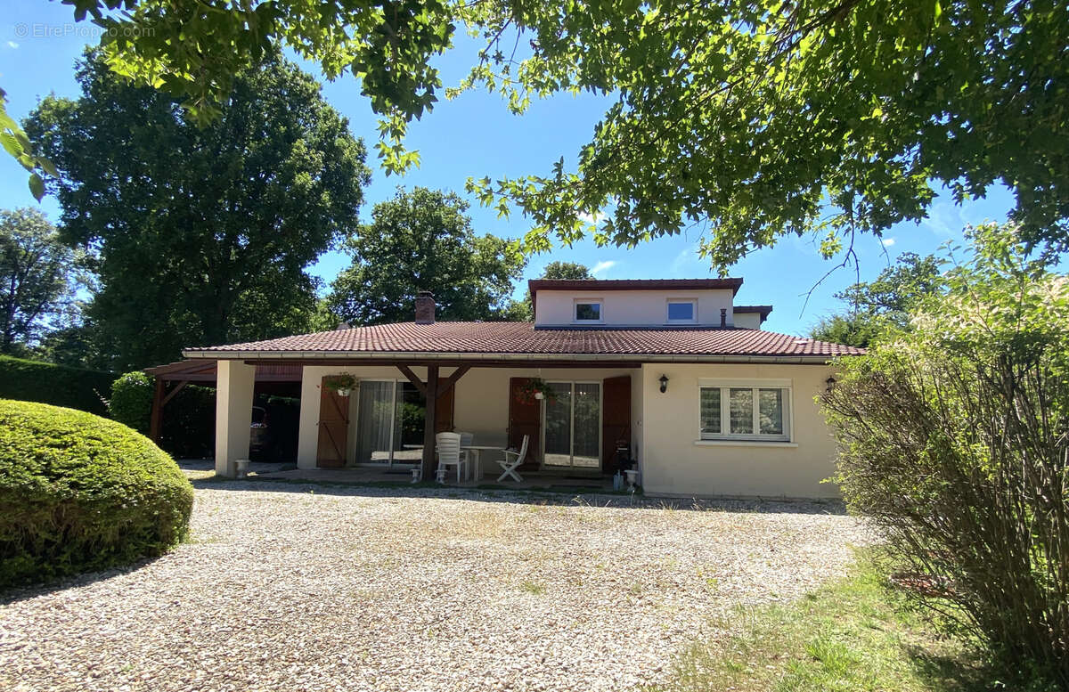 Maison à NOGENT-SUR-VERNISSON