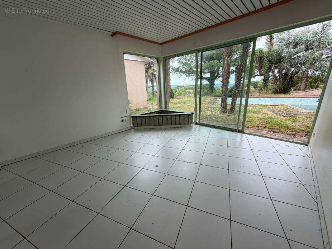 Maison d'architecte 190 m2 - 6 pieces - piscine - photo 9