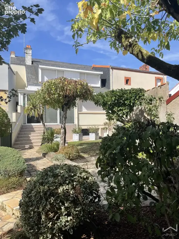 Maison à MONTREVAULT