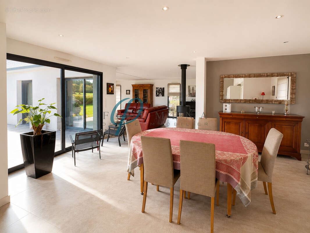 À VENDRE Maison contemporaine de160 m2, Terrain +1500 m2, Calme absolu et vue dégagée, garage. - photo 2