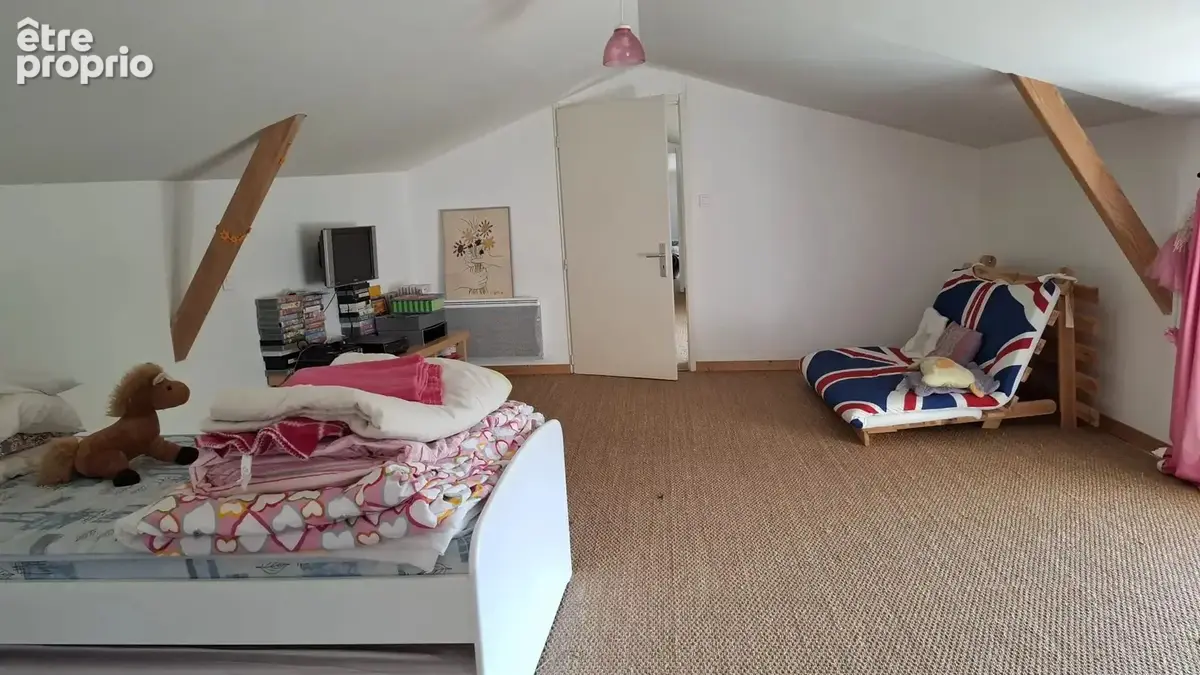 Maison individuelle de trois chambres avec un terrain de 2 hectares - photo 12
