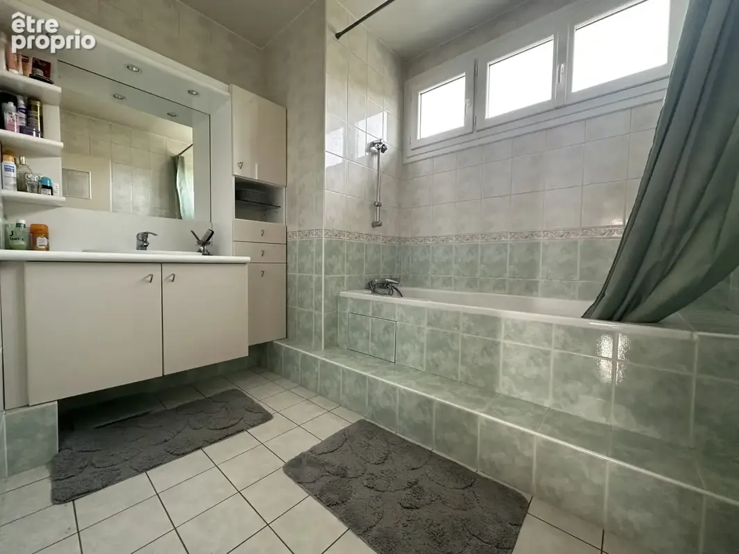 Agréable appartement avec balcon et garage à Arpajon sur Cère - photo 8