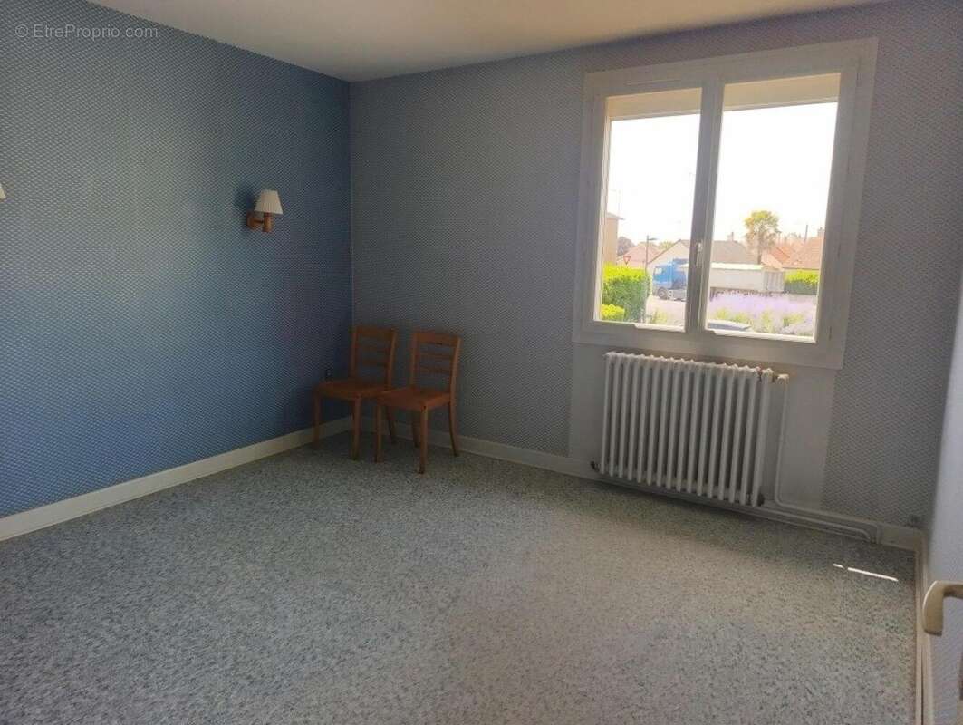 Maison 89 m² à Issoudun  - photo 9