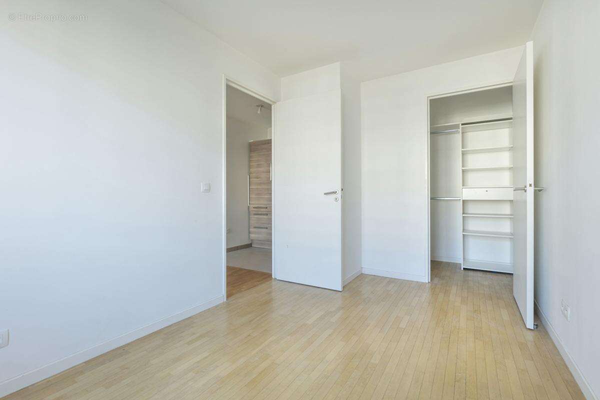 Appartement à SURESNES