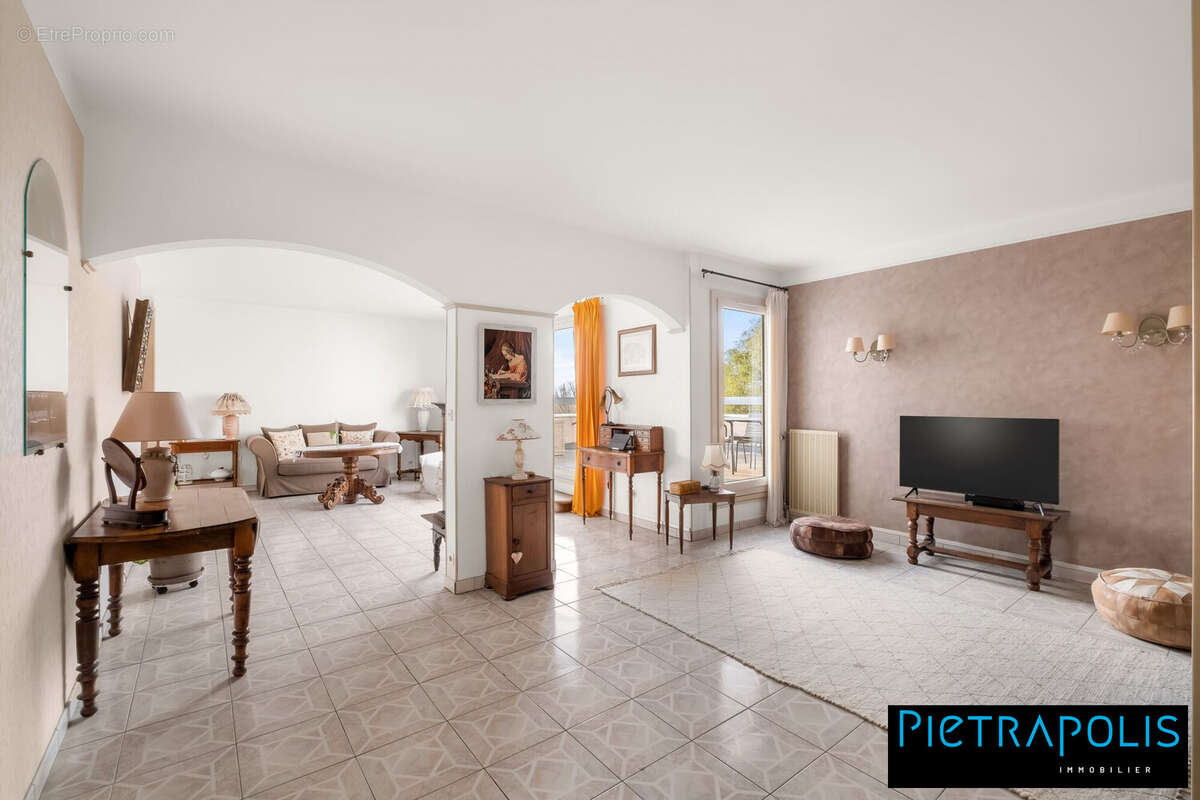 Appartement à MIRIBEL