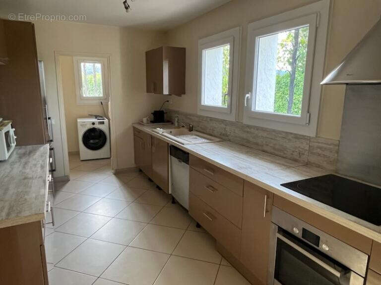 Maison à SOLLIES-PONT