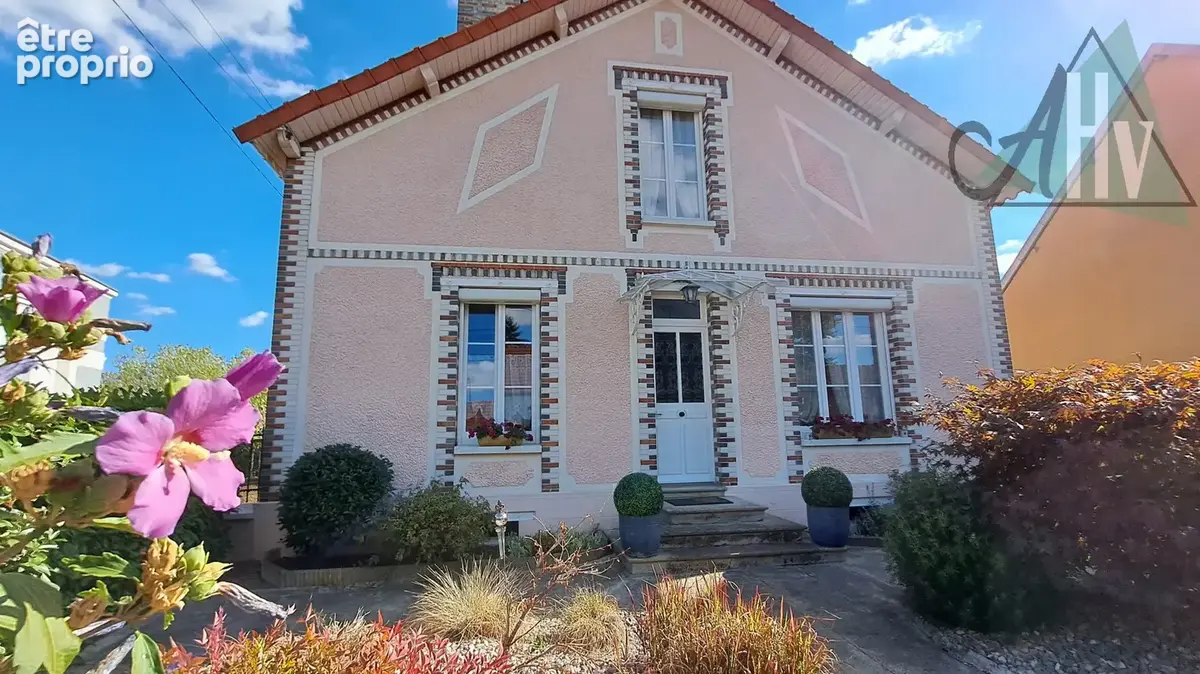 Egriselles le Bocage (89) - Belle maison de 152 m2 avec 4 chambres, joli jardin et hangar de 52 m2. - photo 1