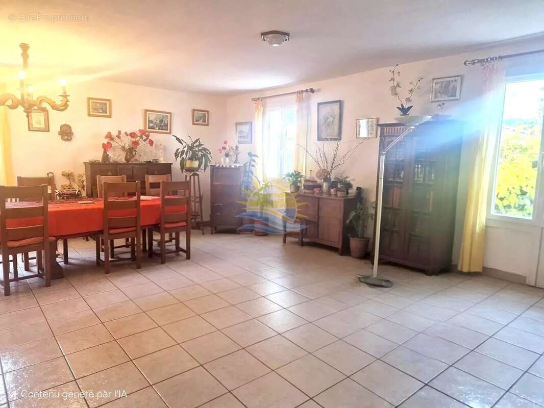 Maison à SAUSSET-LES-PINS