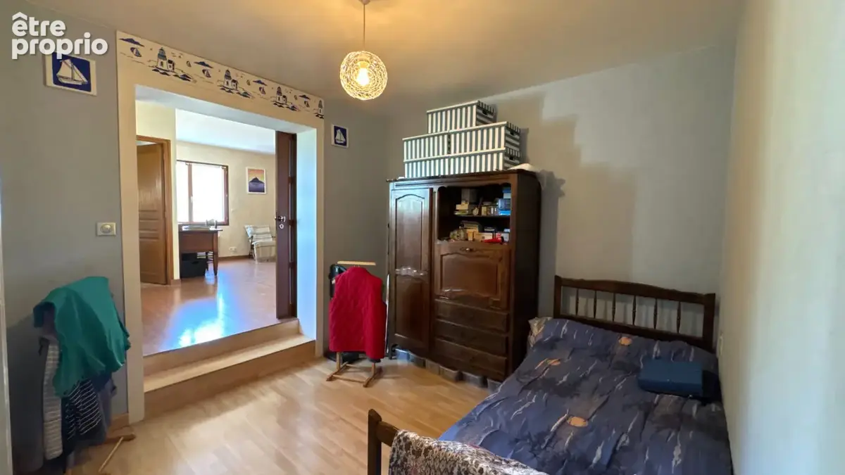 Maison familiale de 247 m² à vendre à Roz-sur-Couesnon - 7 chambres - Terrain de 2 000 m² - Proche bourg et commerces - photo 6