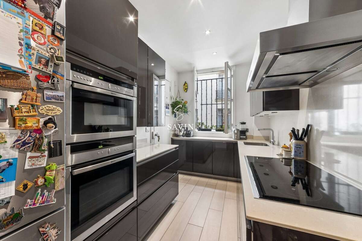 Appartement à PARIS-16E