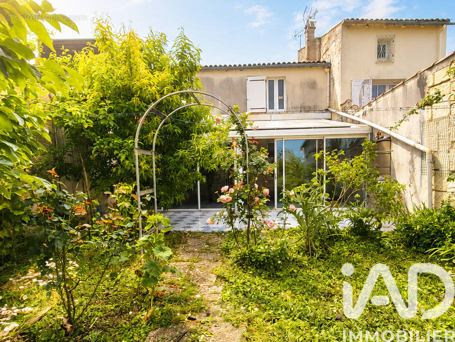 Photo 1 - Maison à SAINTES