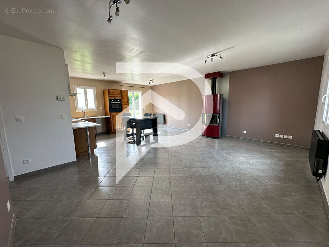 Maison à LA CHAUSSEE-D&#039;IVRY