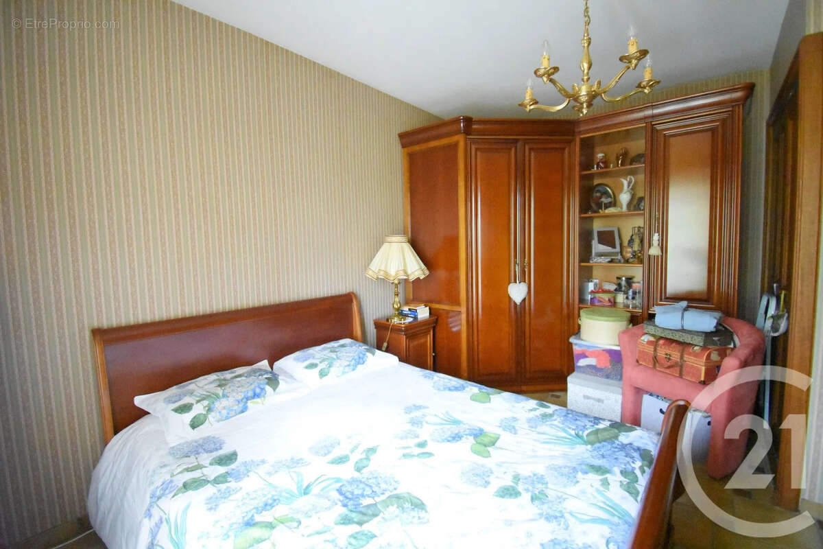 Maison 148 m² à Saint-Christophe  - photo 5