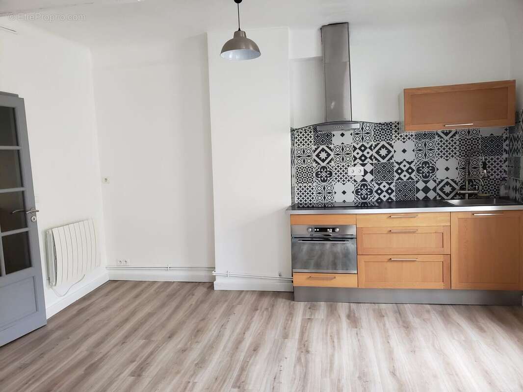 Appartement à SAINT-CHAMAS