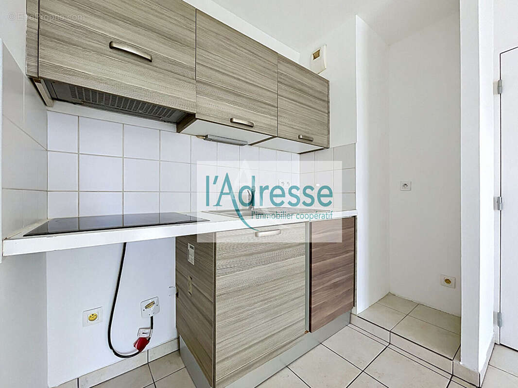 2 pièces Antibes Etage élevé avec 2 parkings sous-sol - photo 9