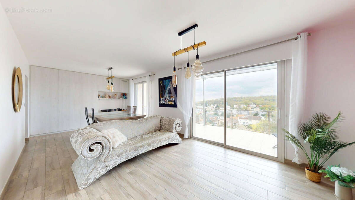 Maison à LE PLESSIS-ROBINSON