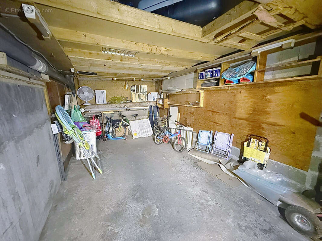 Verdun appartement 5 pièces,,2 balcons, garage et cave - photo 9