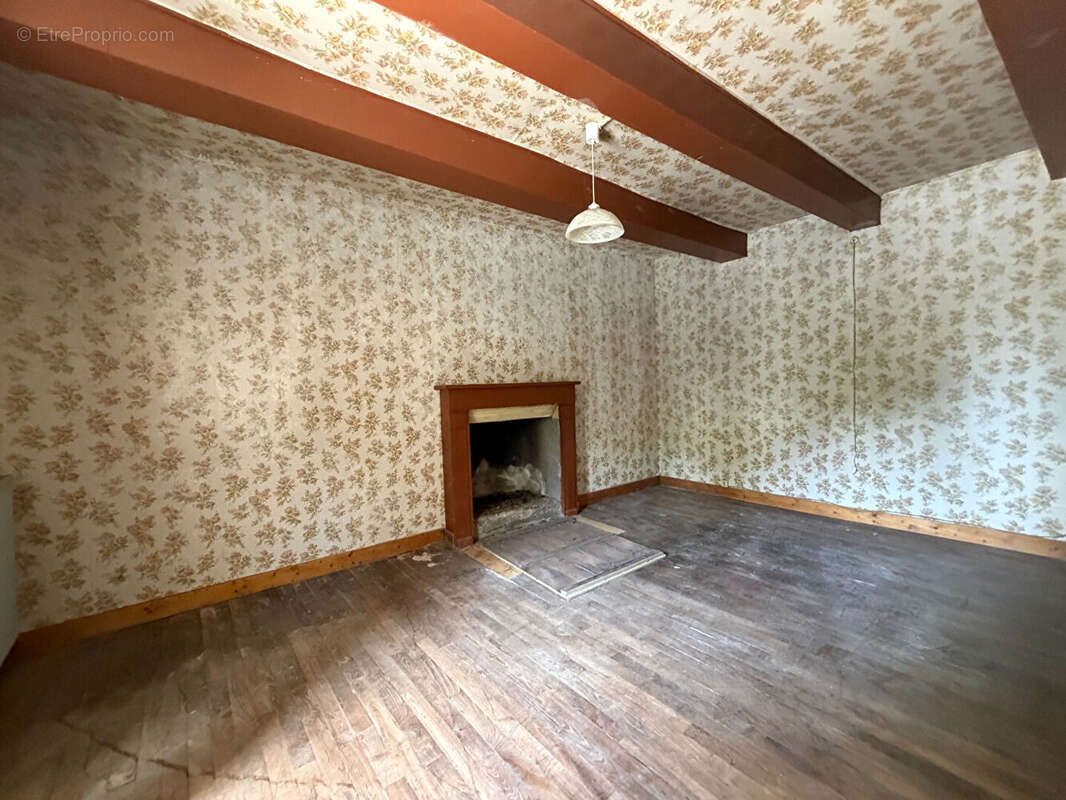 Maison à LE TREVOUX