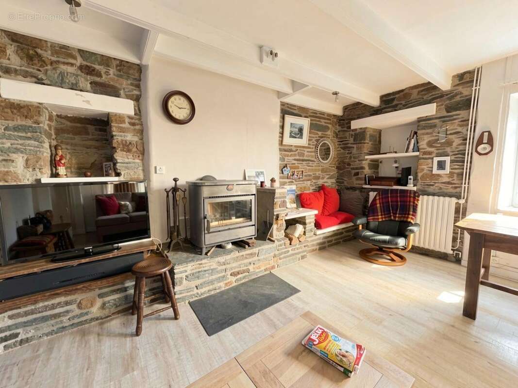 Maison à SAINT-MARTIN-DES-CHAMPS