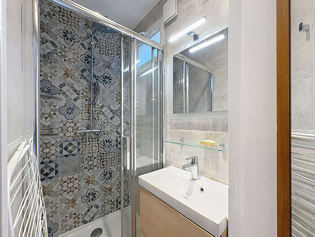 Appartement à LES LILAS
