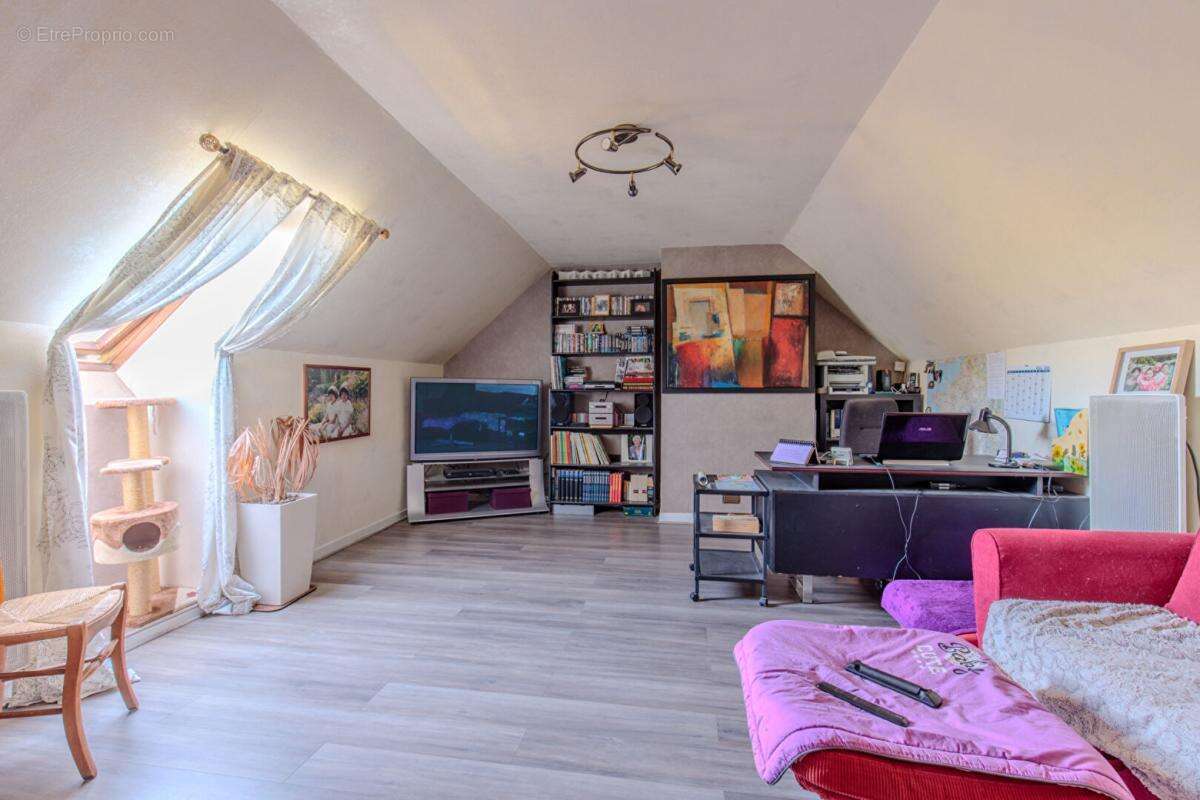 Exclusivite proprietes-privees : maison familiale à gaillon-sur-montcient - photo 10