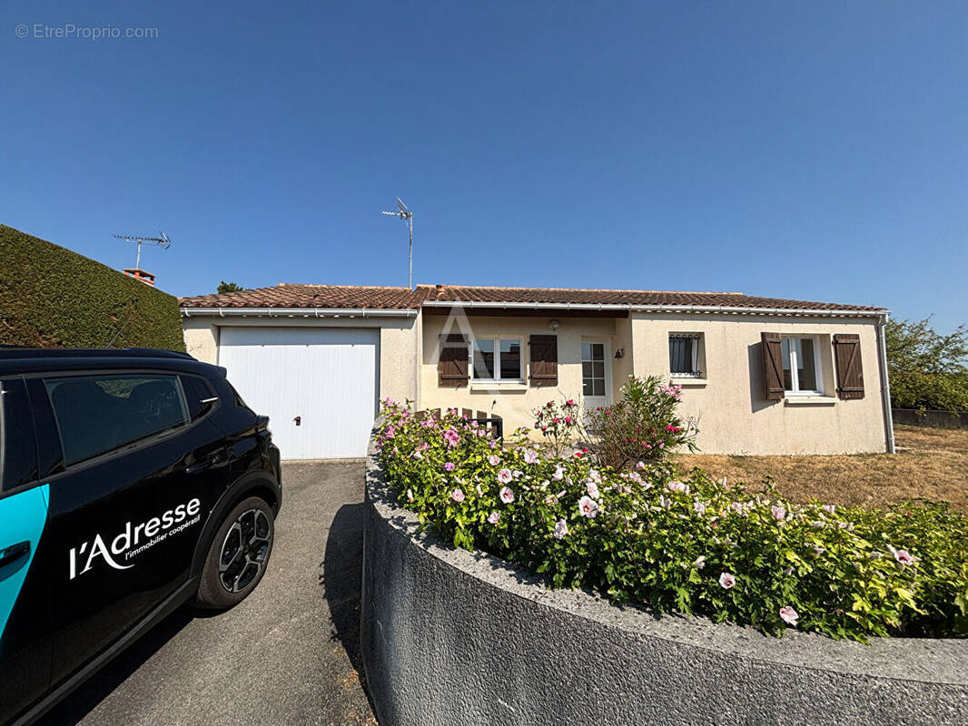 Maison à LANDEVIEILLE