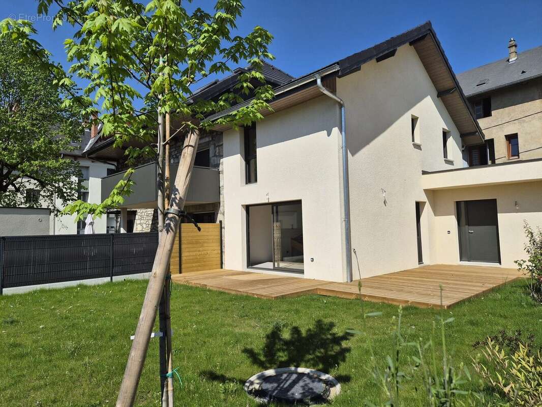 Maison à BASSENS