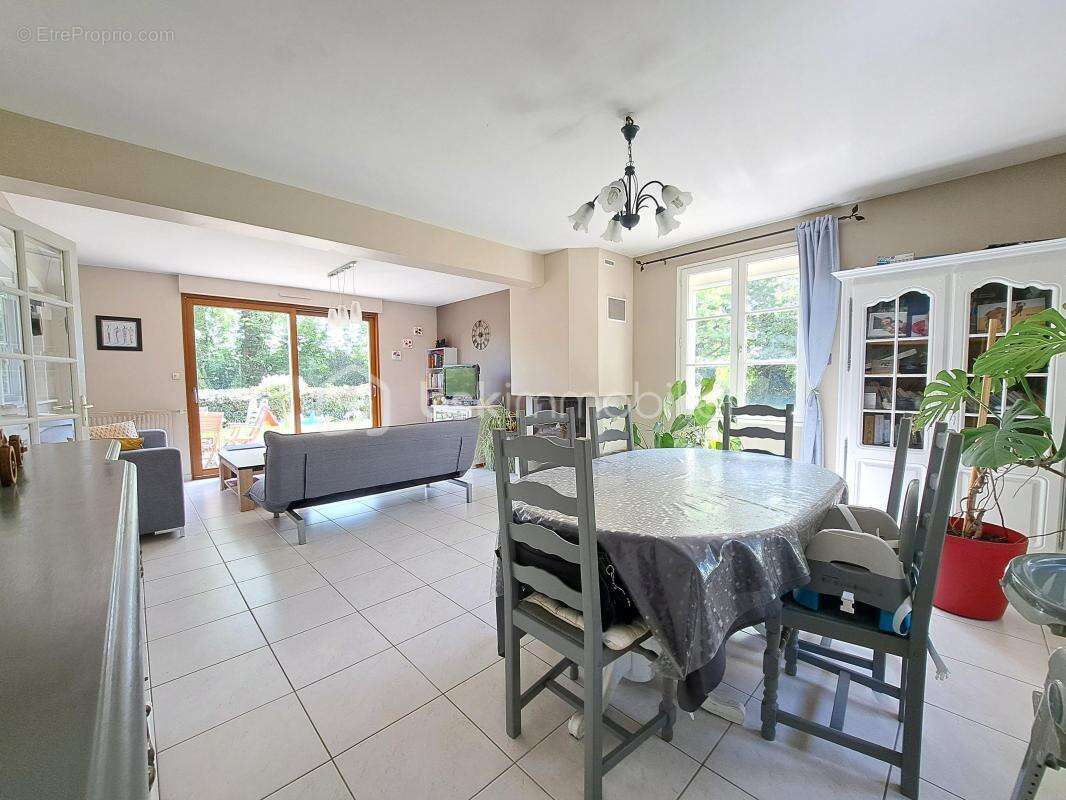 Maison à HUCHENNEVILLE