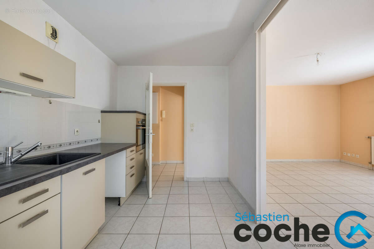 Appartement à SAINT-BONNET-DE-MURE