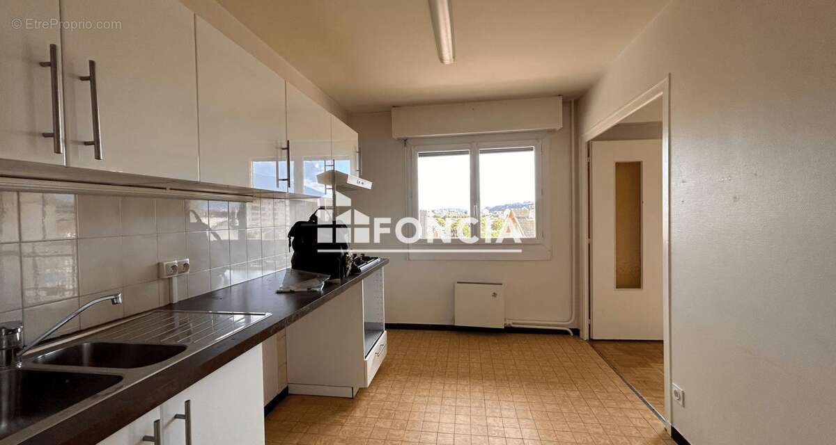 Appartement de type 5 avec garage et cave dans copro sécurisée proche centre ville et Lac Aix les Bains - photo 4