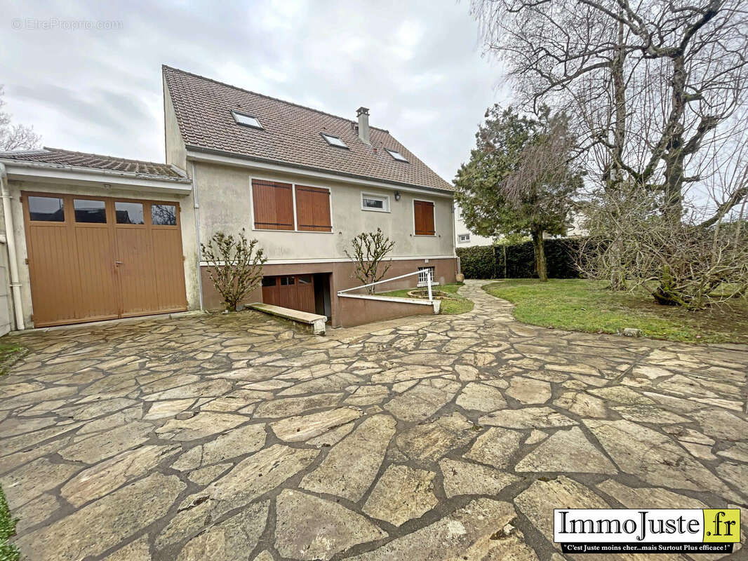 Maison à MAGNY-LES-HAMEAUX