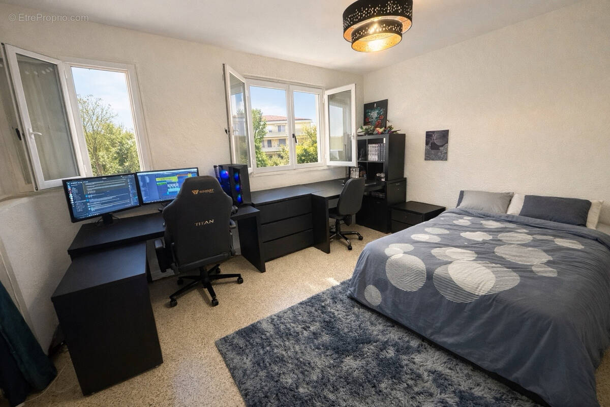 Appartement à MOUANS-SARTOUX